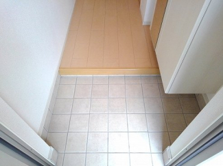 明るい玄関です