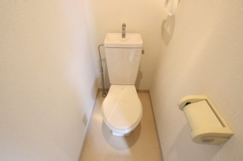 コンパクトで使いやすいトイレです