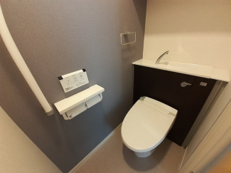 清潔感のあるトイレです