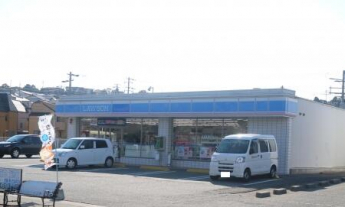 ローソン三木緑が丘西店まで196m