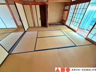 床の間のある和室８帖