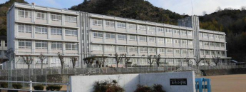 姫路市立谷外小学校まで1840m