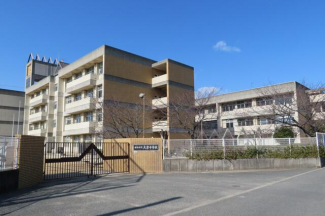 姫路市立大津中学校まで1350m