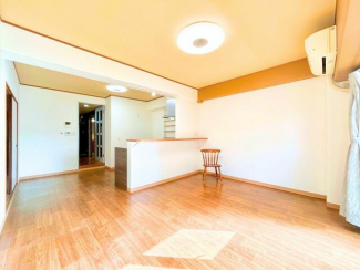 日当たりの良い南向きの開口部があり、リビング・ダイニング・キ