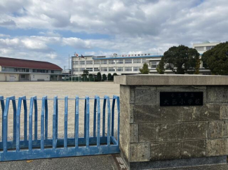 今治市立大西小学校まで1200m