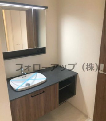 独立洗面台、朝の身支度には欠かせません