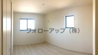 ゆったりした洋室です