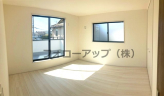 ゆったりした洋室です