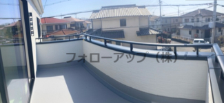 落ち着いた時間を過ごせるバルコニーです