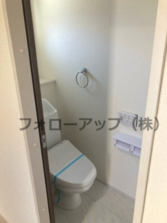 清潔感のあるトイレです