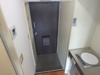 収納もある玄関です