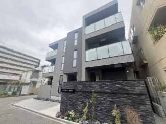 落ち着いた雰囲気の外観です