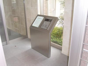 【エントランス】