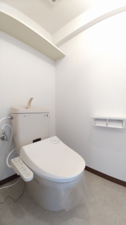 もちろんシャワートイレ
上部棚付き