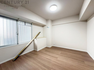 リラックスできるプライベート空間で、快適な睡眠をサポート。個人の好みに合わせたインテリアや寝具で心地良さを追求。プライベートな時間を過ごし、リフレッシュする場所におすすめです。
