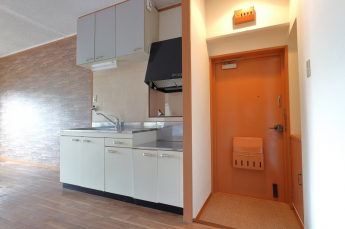 玄関、キッチン