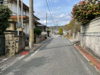 【前面道路含む現地写真】