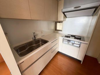 コンパクトなキッチンで掃除もラクラク