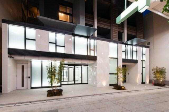 大街道直結の邸宅