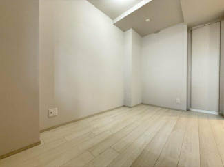 収納付きで使いやすい洋室