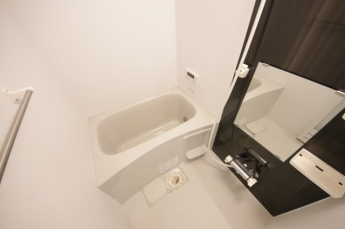 落ち着いた空間のお風呂です