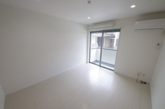 こちらの居間で趣味の時間をお楽しみください