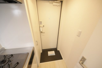 収納もある玄関です