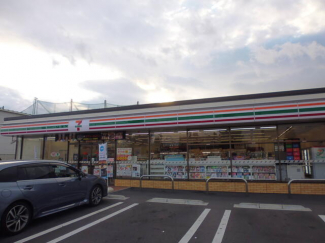 セブンイレブンまで700m