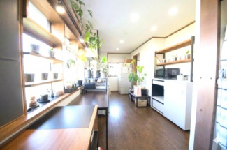 DK、AIで一部荷物を消しています