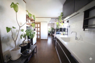 DK別角度、AIで一部荷物を消しています