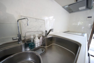 すっきりしたシンクからIHコンロへの見た目