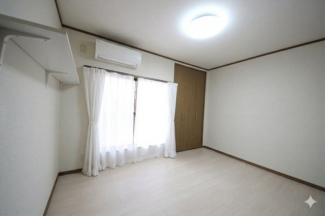 3階洋室、AIで一部家財を消しています