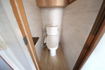 トイレ、AIで一部加工しています