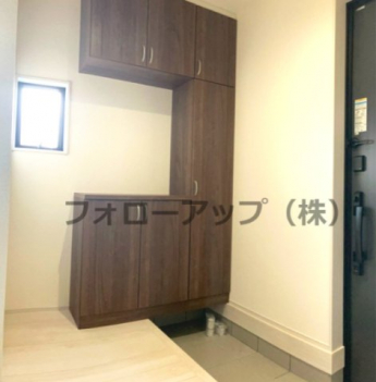 落ち着いた玄関です