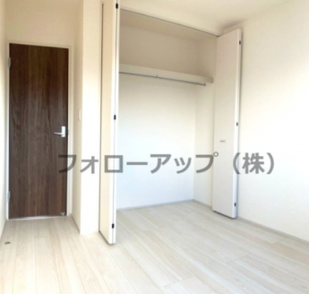 ゆったりした洋室です