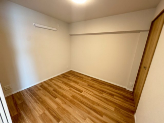 使い勝手のいい洋室です