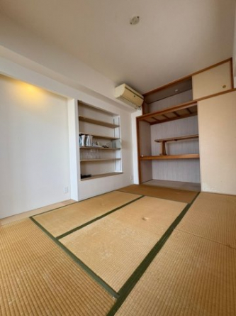 便利な造作棚も設置