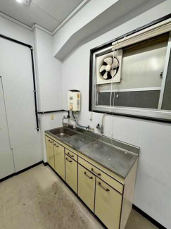 トーアロードビルの画像