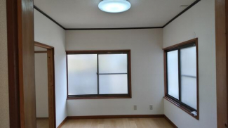 １階　洋間６　東南角部屋　東道路有日当たり良好