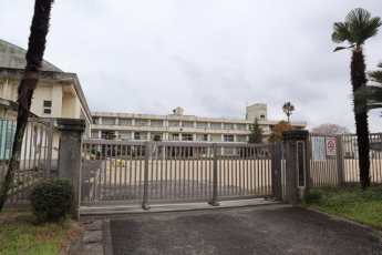 西条市立中川小学校まで854m