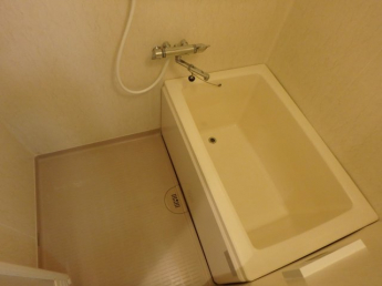 落ち着いた空間のお風呂です