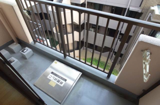 【バルコニー】