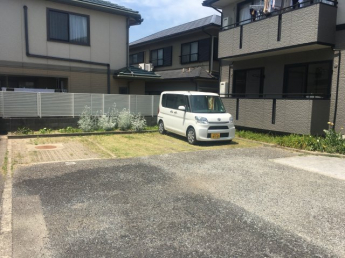 【駐車場】