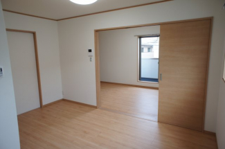 左右反転タイプです