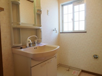 コンパクトで使いやすい洗面所