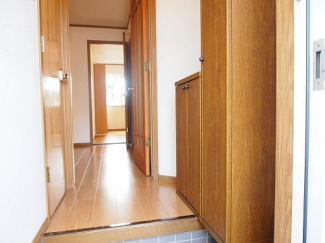 明るい玄関です