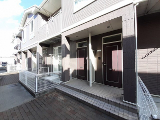 清潔なエントランスです