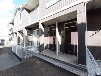 清潔なエントランスです