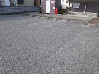 車をお持ちの方に嬉しい駐車場付きの物件です