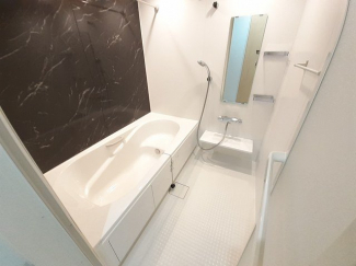 日々の疲れを癒すお風呂付です